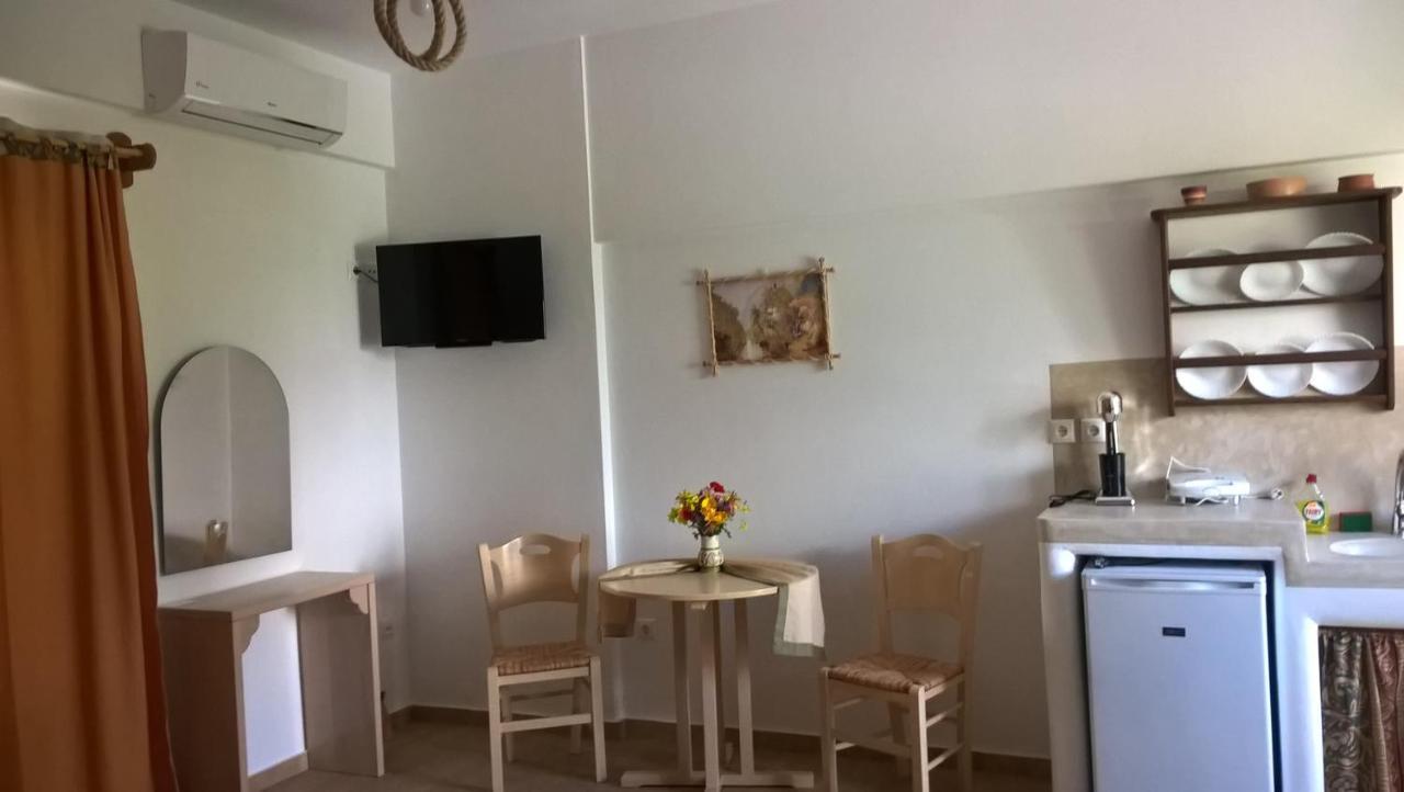 Apartamento Gyrouli 1 Pera Gyalos Exterior foto